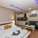 Butterfly House 3*
