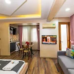 Aparthotel Butterfly House 3*