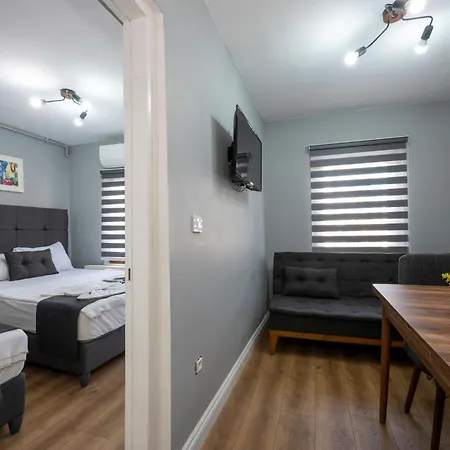 Aparthotel Butterfly House 3*