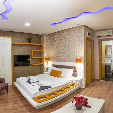 Butterfly House 3*